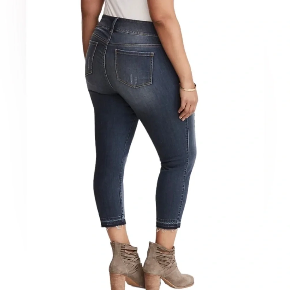 Torrid Denim Skinny High Waisted Jeggings size 24 - Picture 3 of 12